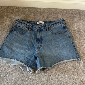 Abercrombie & Fitch Curve Love Dad Short High-Rise
